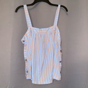 Tank top with buttons on the side